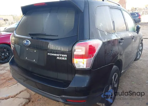 2017 Subaru Forester 2.5I Premium z USA, uszkodzony, nr VIN JF2SJAEC4HH485370